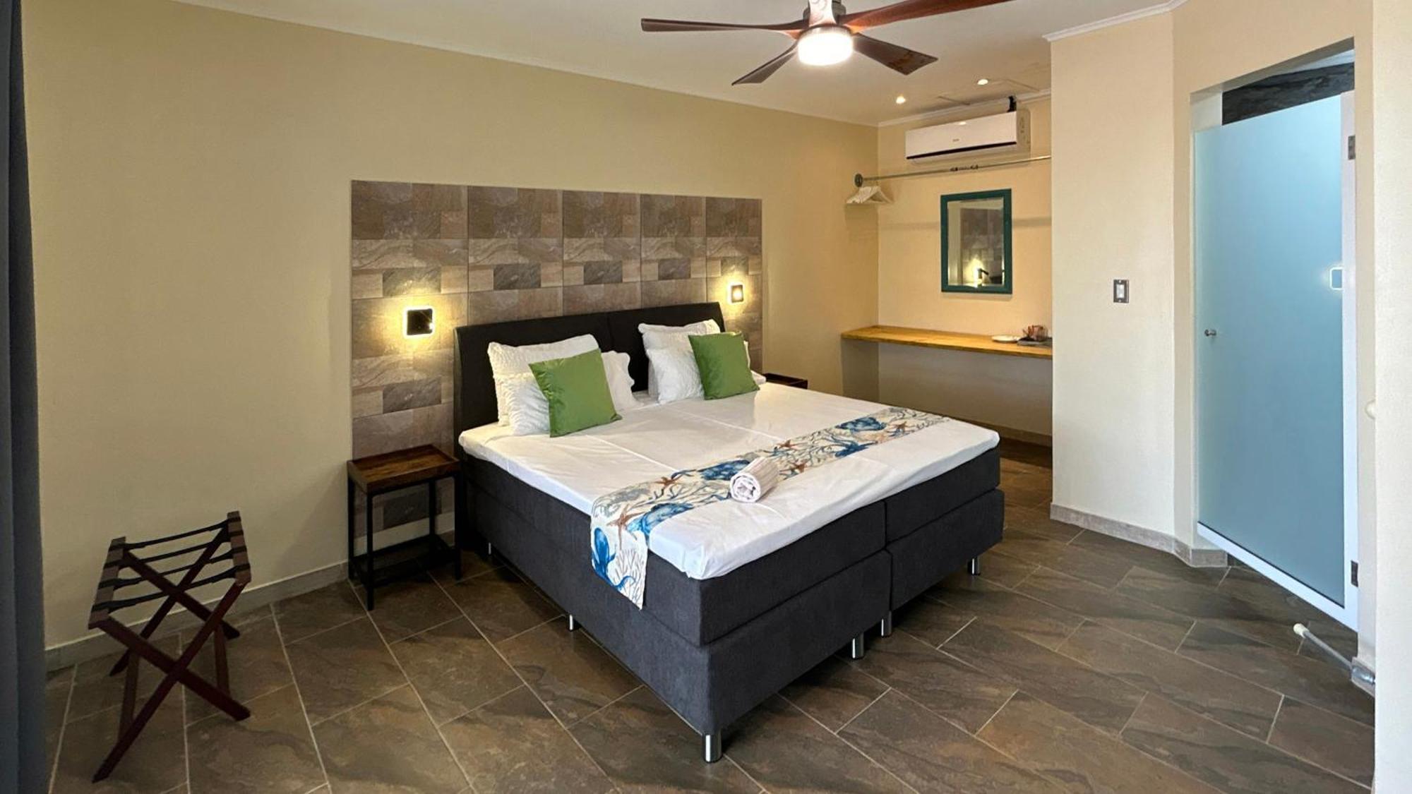 Sonrisa Boutique Hotel - Adults Only คราเลนไดค์ ภายนอก รูปภาพ